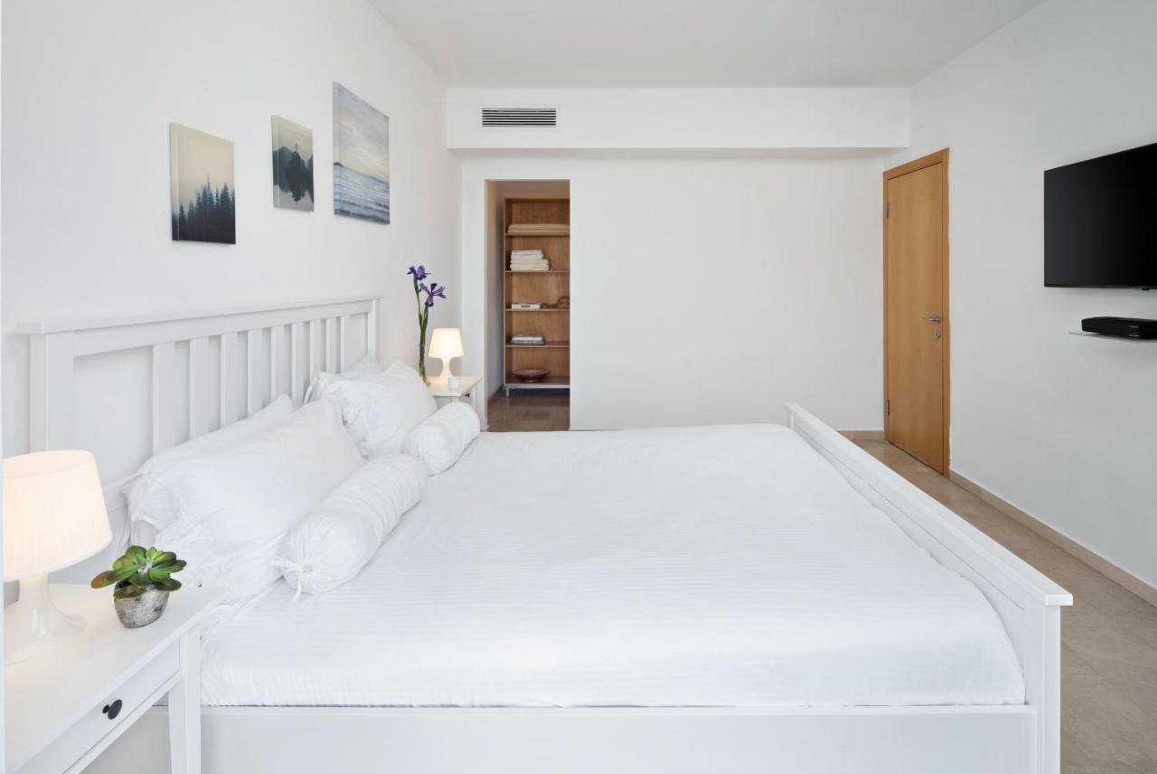 Aparthotel Okeanos On The Beach Herzliya Luaran gambar